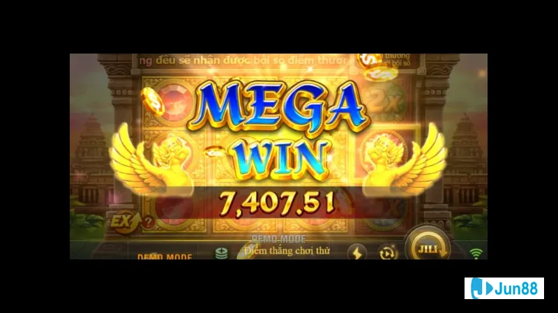 Người đàn ông đang nhìn vào viên bi Người đang nhìn vào viên bi